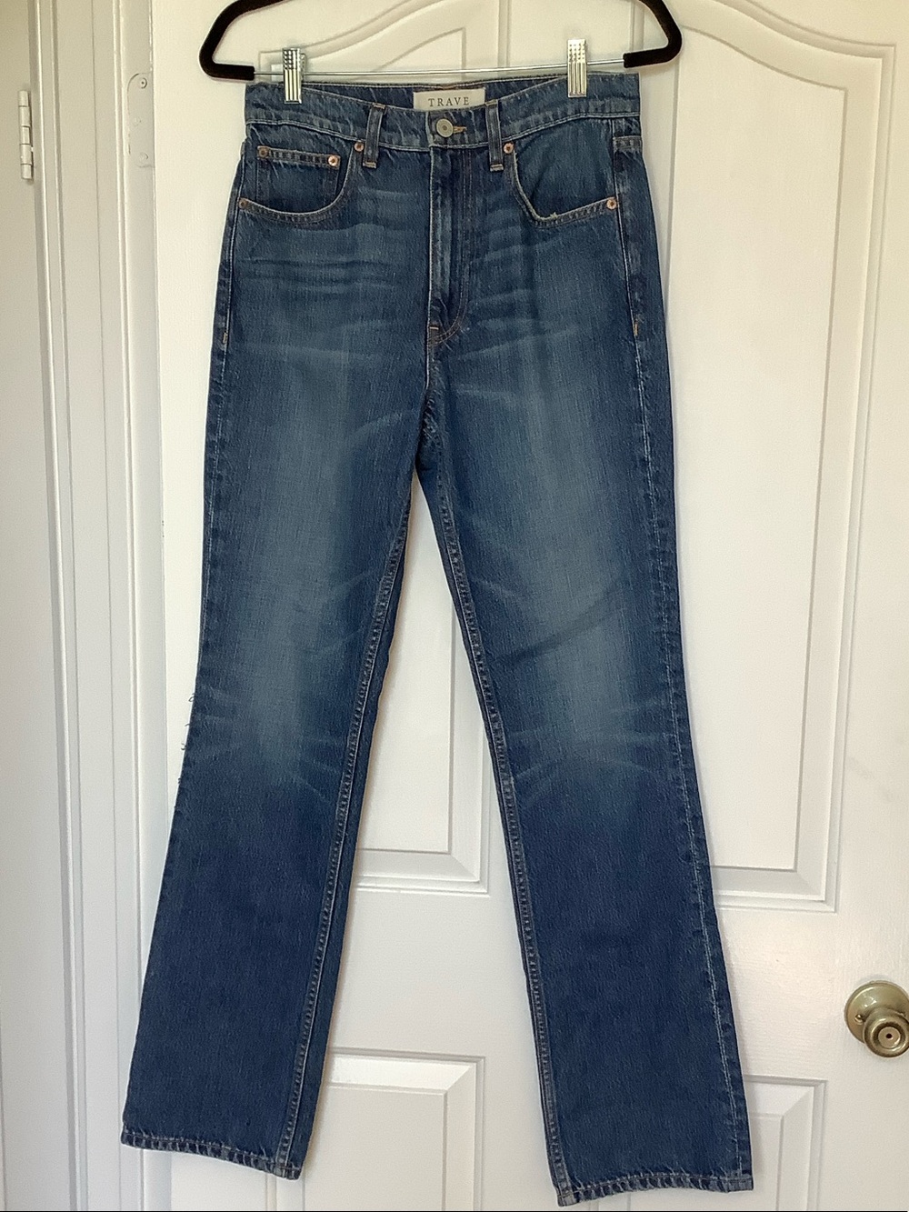 Trave straight leg jeans. Size 26.